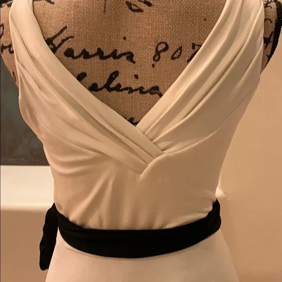 Diane Von Furstenberg Off-White and Black wrap dress - Picture 5 of 6